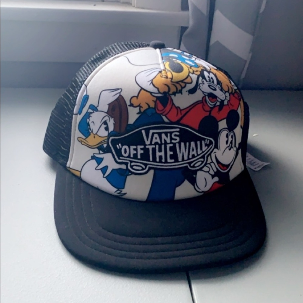 Mickey and Friends “OFF THE WALL”  Vans Hat